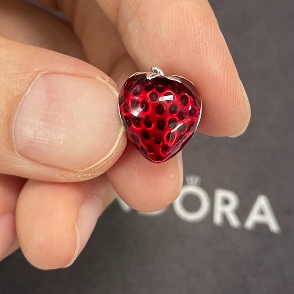 Pandora Seeded Strawberry Fruit Charm - Picture 2 of 4